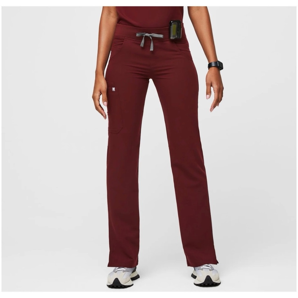FIGS Women’s Sz M Petite Maroon Red Cade Stretch Cargo Scrub Pants